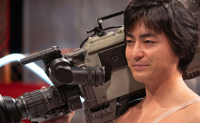 The Naked Director homme ebranle porno japonais